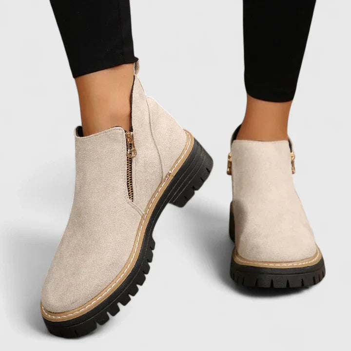 Thalyanna | Orthopädische Stiefel