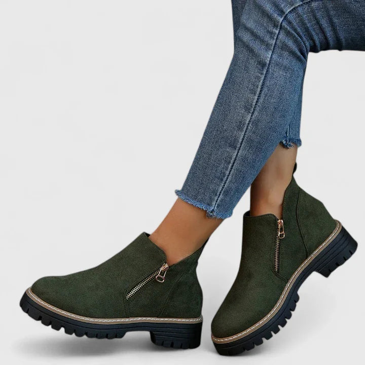 Thalyanna | Orthopädische Stiefel